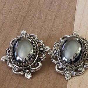 Vtg 1970s Whiting & Davis Hematite Cabochon Clip On Earrings Silvertone